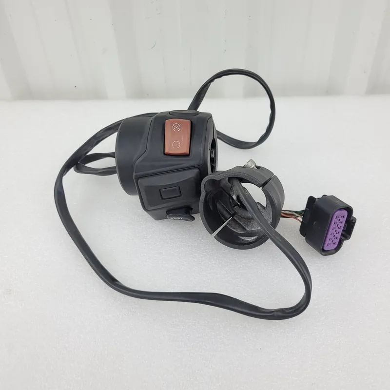 (new ref. 710004582) rh switch housing package-std Réduction